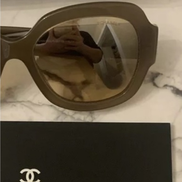 NWOT Auth Chanel clear acetate sunglasses - Picture 3 of 4